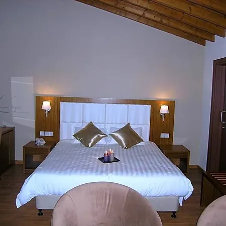 Livadia Kyperounta Otel *