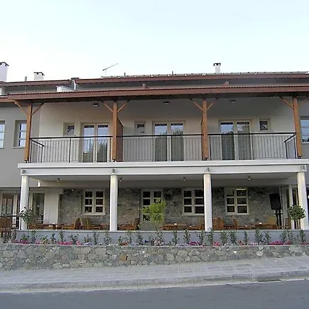 Livadia Kyperounta Otel *