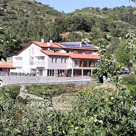 Livadia Kyperounta * Spilia